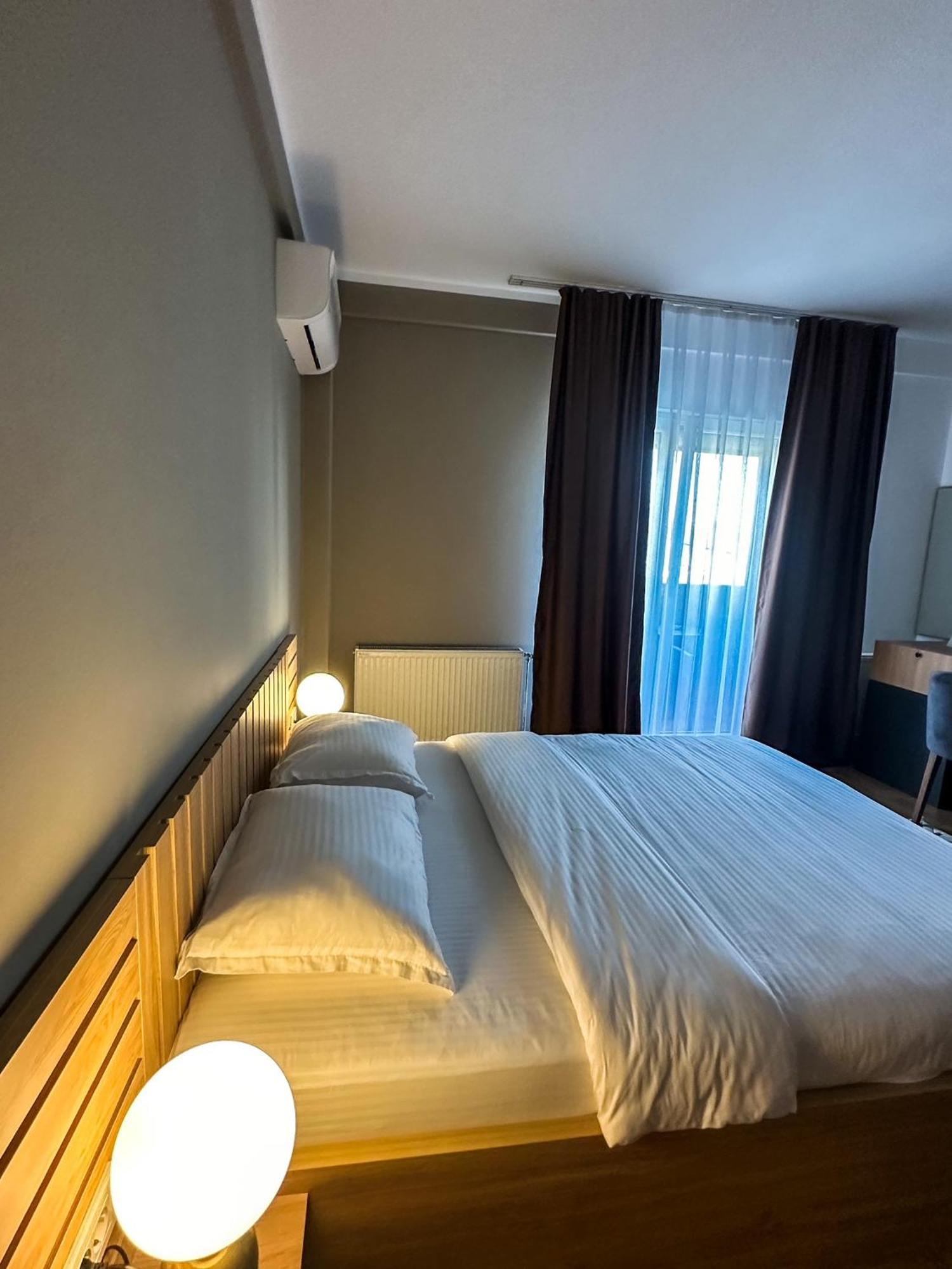 Grand Apartments Prishtina Prishtine Bagian luar foto