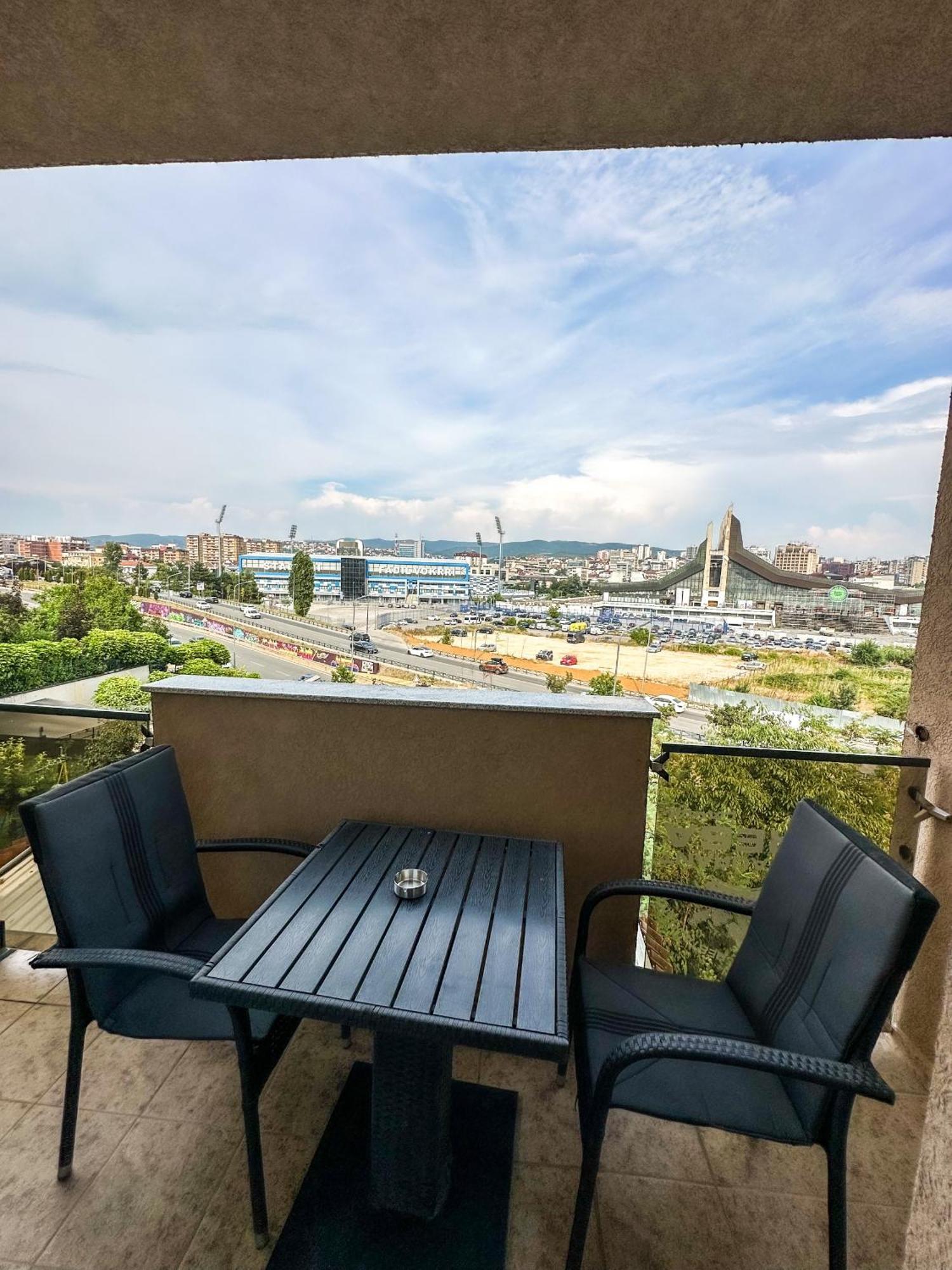Grand Apartments Prishtina Prishtine Bagian luar foto