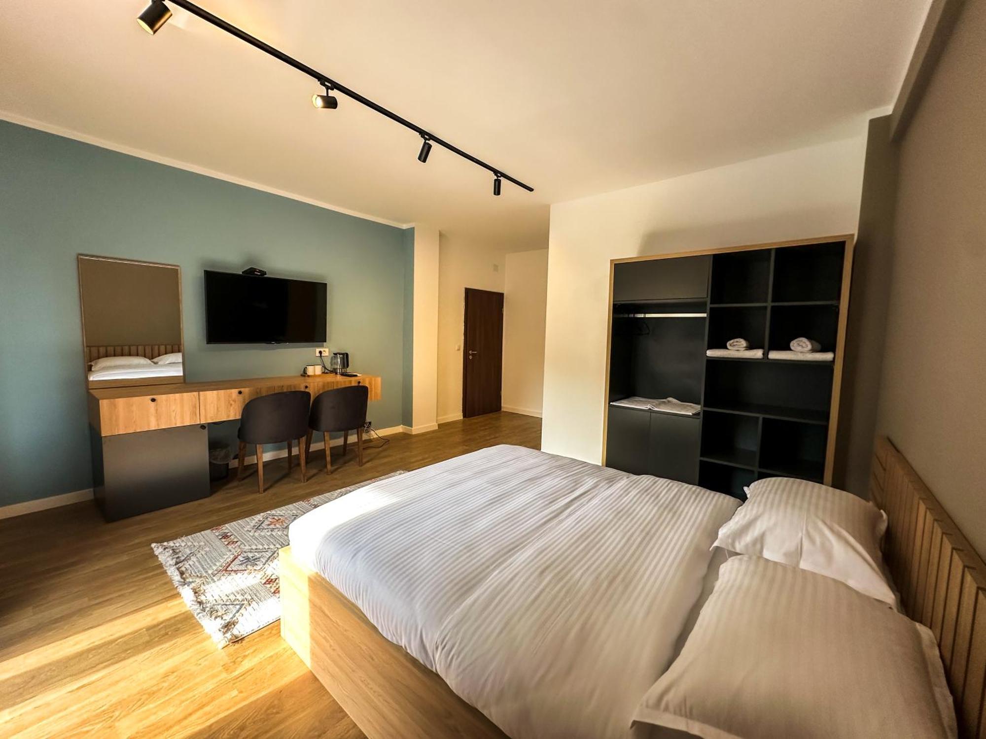 Grand Apartments Prishtina Prishtine Bagian luar foto